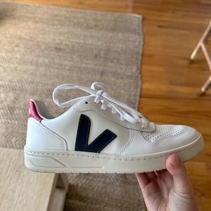 VEJA V-10 SNEAKERS